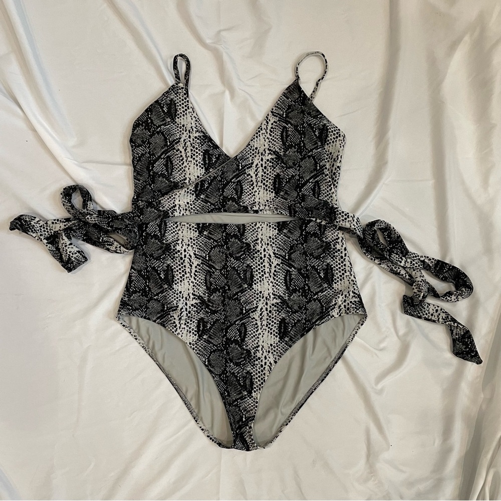 Aerie Python one piece sz XL long